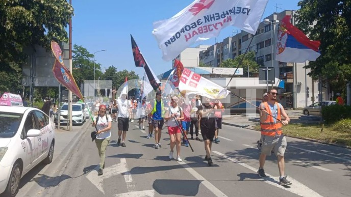 Studenti marširaju ka Kraljevu